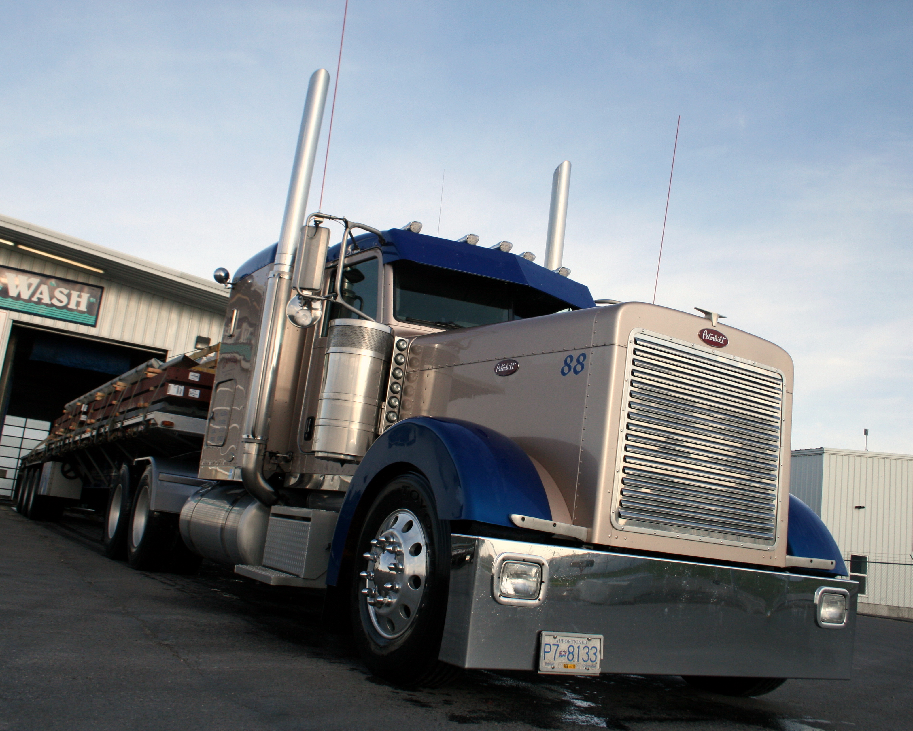 My perfect Peterbilt 359. 3DTuning probably the best car configurator!